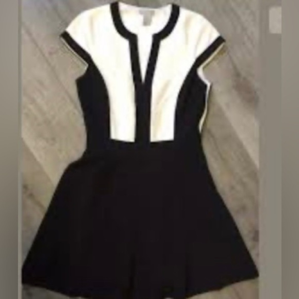 BLACK AND WHITE H & M DRESS SIZE 8